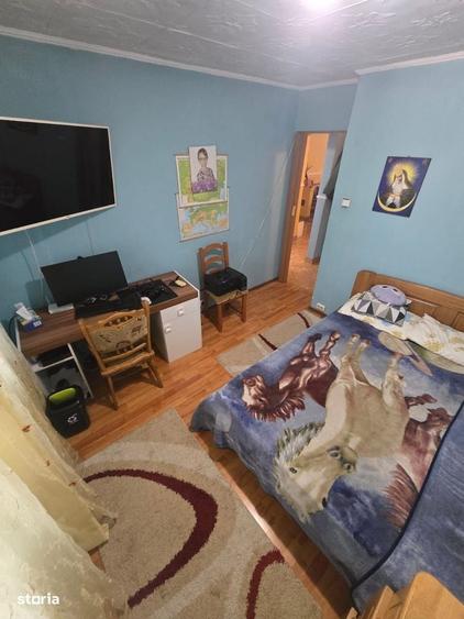 Apartament cu 3 camere decomandat în Micro 17