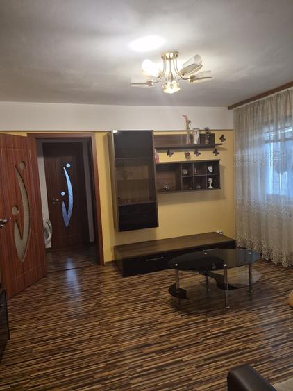Apartament cu 2 camere semidecomandat în Milcov