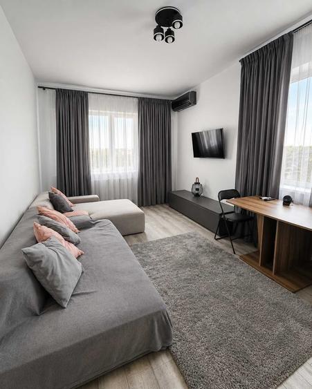 Apartament cu 3 camere decomandat în Roșu