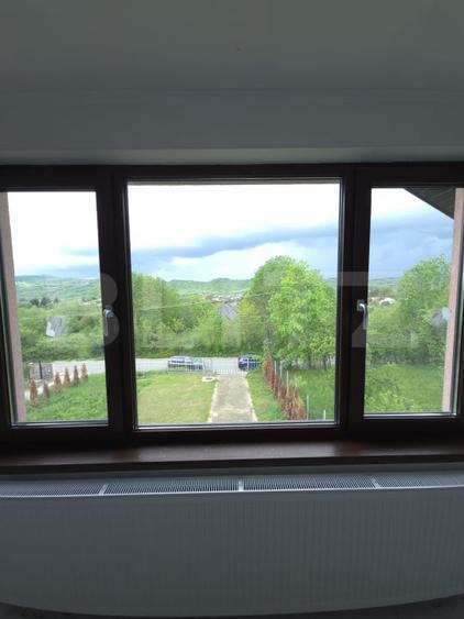 Casă individuală cu 6 camere cu Teren 784 Mp în Pucioasa