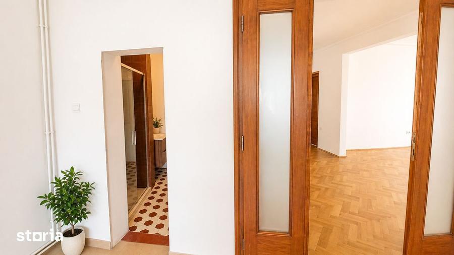 Apartament cu 4 camere decomandat în Universitate