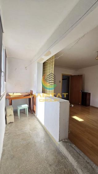 Apartament cu 3 camere decomandat, mobilat în Alexandru Obregia