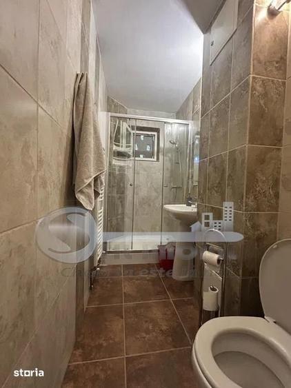 Apartament cu 3 camere, mobilat în Dacia