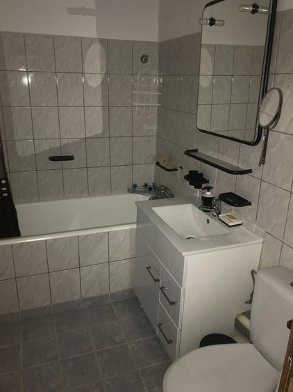 Inchiriez Apartament Zamca - Str. Visinilor - 8