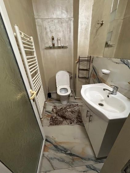 Apartament cu 3 camere decomandat, mobilat în Central