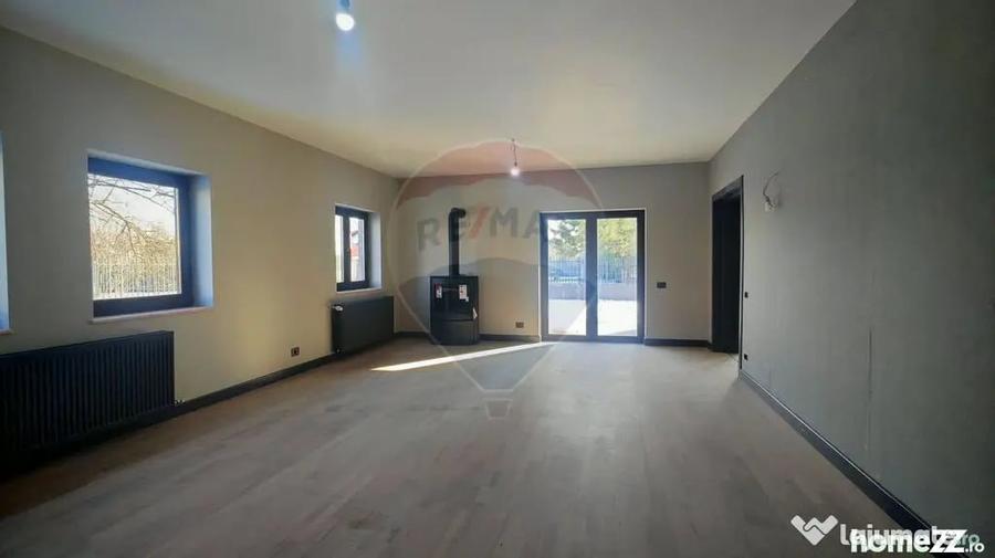 Casă cu 4 camere cu Teren 563 Mp în Corbeanca