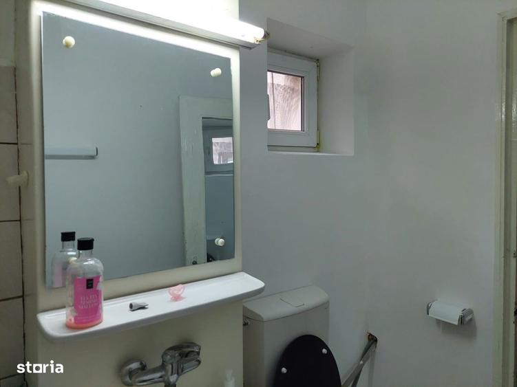 Apartament cu 2 camere, mobilat în Central — fotografia 1