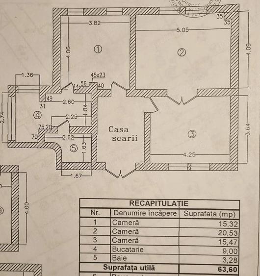 Apartament cu 3 camere nedecomandat în P-ța Victoriei