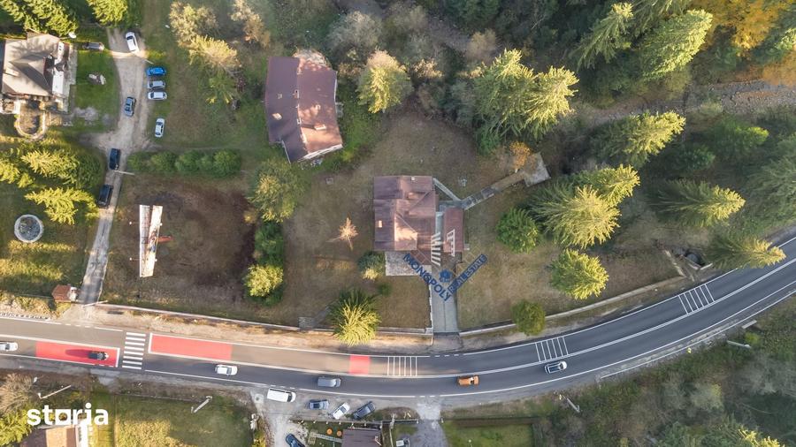 Casă cu 6 camere cu Teren 3677 Mp în Central