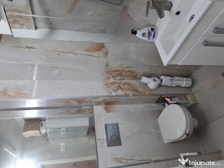 Apartament cu 4 camere decomandat în Central