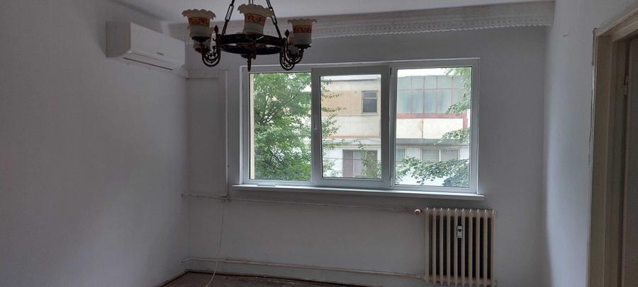 Apartament cu 2 camere nedecomandat în Central
