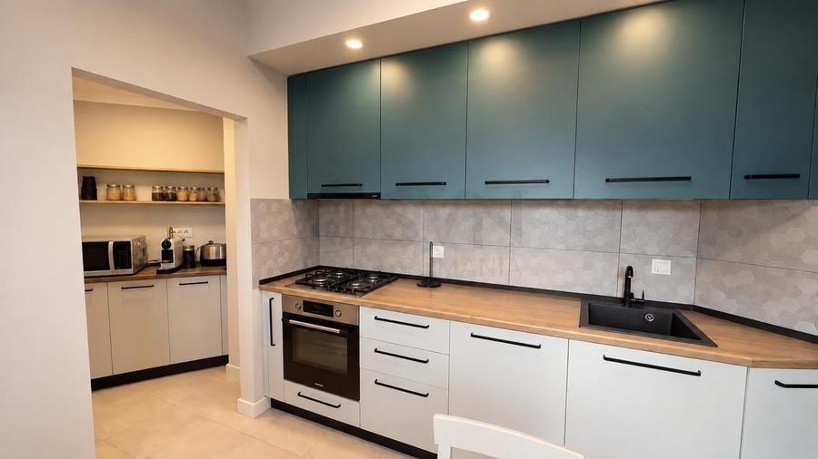 Apartament cu 3 camere decomandat, mobilat în Primăverii