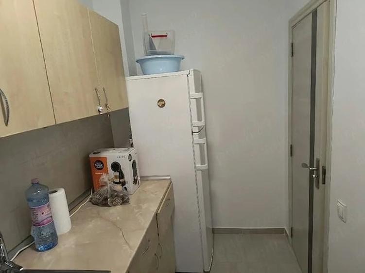 Garsonieră decomandată în Titan