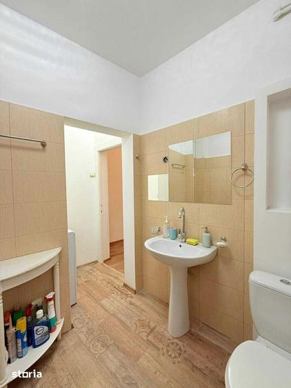 Apartament cu 2 camere semidecomandat în Gara de Nord