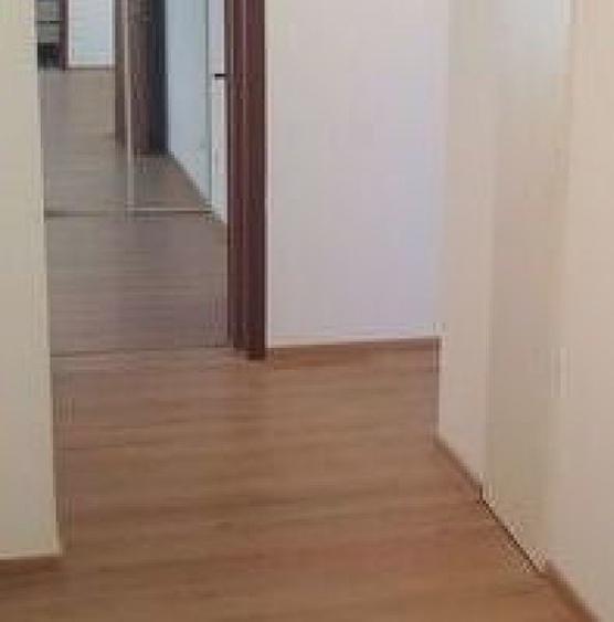 Apartament cu 3 camere în Nordului