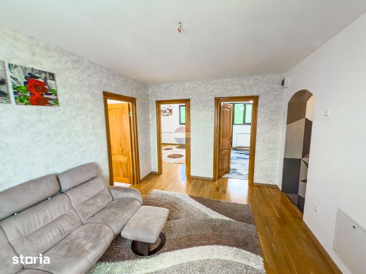 Casă cu 5 camere cu Teren 2082 Mp în Avrămeni