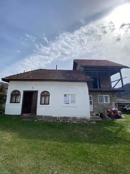 Teren de 600 mp, în Dragoslavele