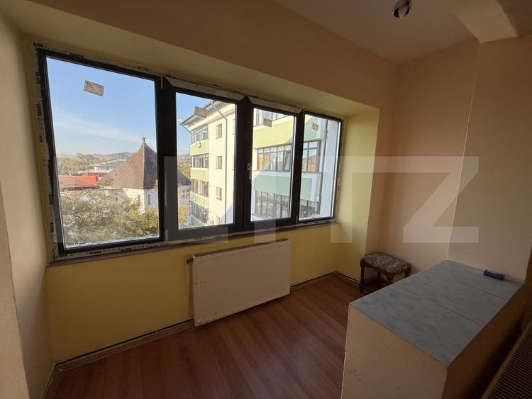 Apartament cu 2 camere decomandat, mobilat în Moreni