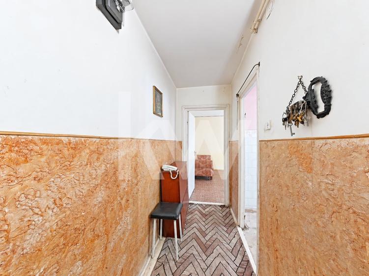 Apartament cu 3 camere decomandat în 13 Decembrie