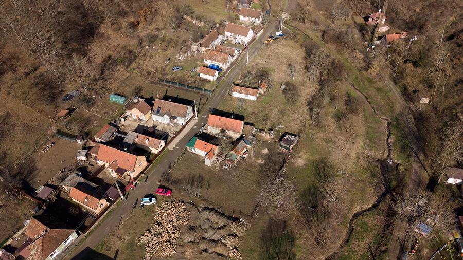 Casă individuală cu 2 camere cu Canalizare în Șoimoș