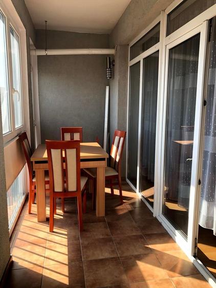 Apartament cu 3 camere decomandat în Ghiroda