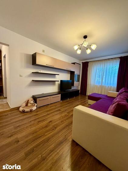 Apartament cu 3 camere decomandat, mobilat în Mircea cel Bătrân