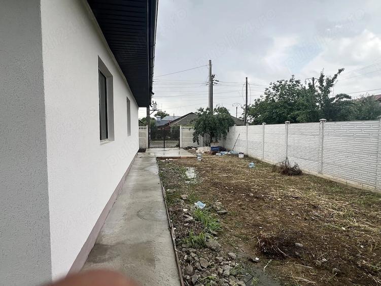 Casă cu 4 camere cu Teren 400 Mp în Amara