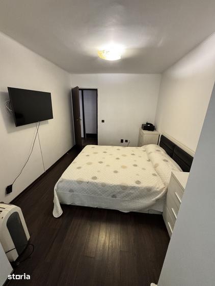 Apartament cu 3 camere decomandat în Far