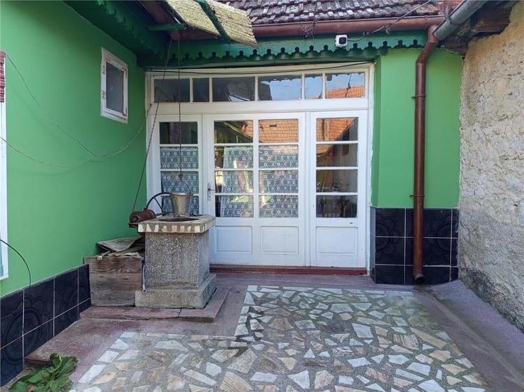 Casă cu Teren 1439 Mp în Ciclova Română