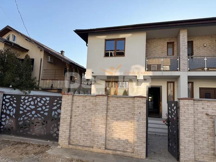 Duplex cu 4 camere cu Canalizare în Central