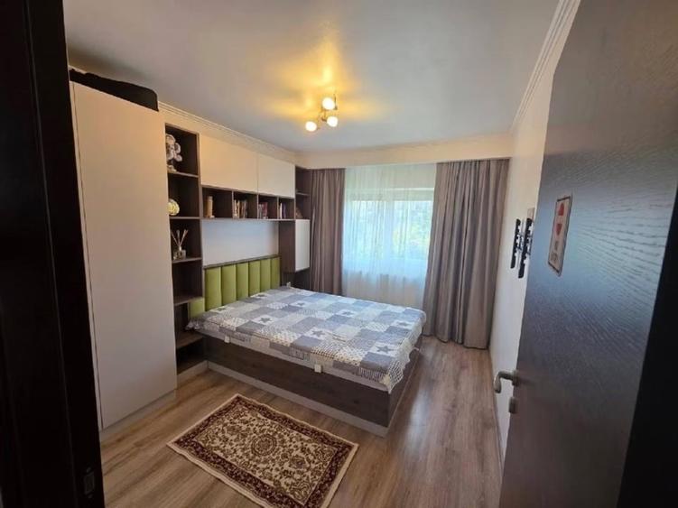 Apartament cu 3 camere decomandat, mobilat în Girocului