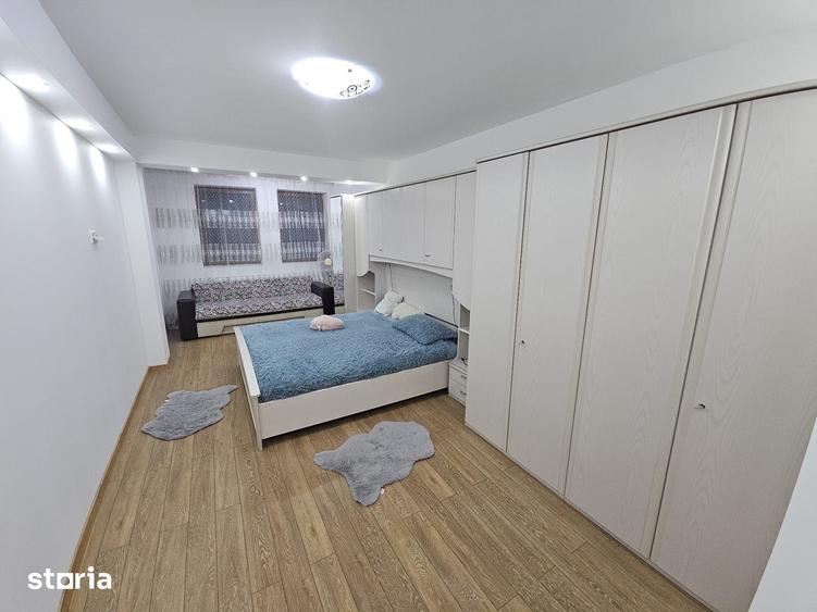 Casă cu 5 camere cu Teren 500 Mp în Central