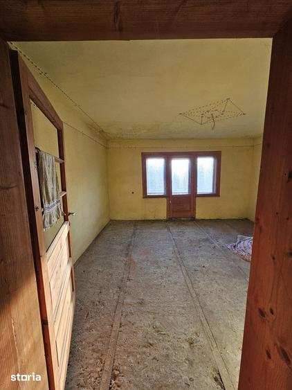 Casă cu 6 camere cu Teren 2000 Mp în Buntești