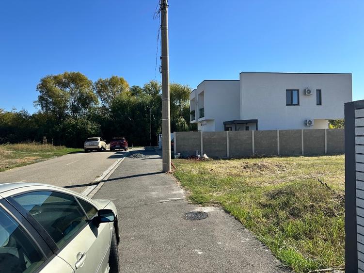 Teren Construcții intravilan de 556 mp, în Ghiroda