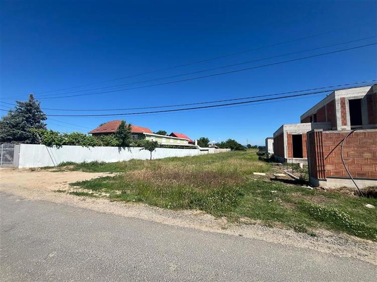 Teren Construcții intravilan de 2650 mp, în Central