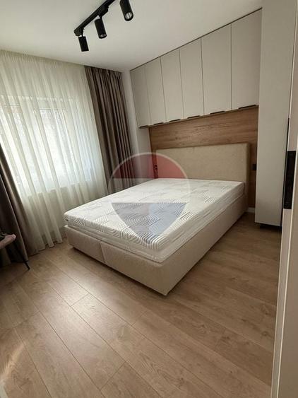 Apartament cu 3 camere decomandat, mobilat în Timpuri Noi