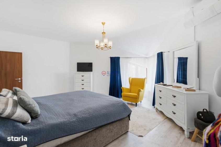 Casă cu 4 camere în Palazu Mare