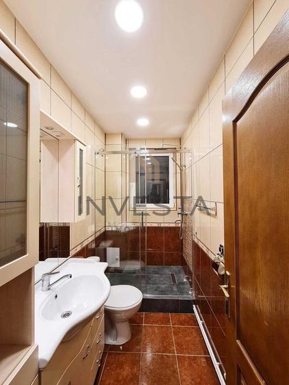 Apartament cu 4 camere semidecomandat, mobilat în Zorilor