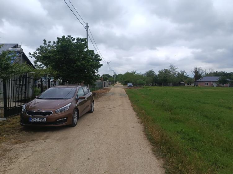 Teren Construcții intravilan de 894 mp, în Comana