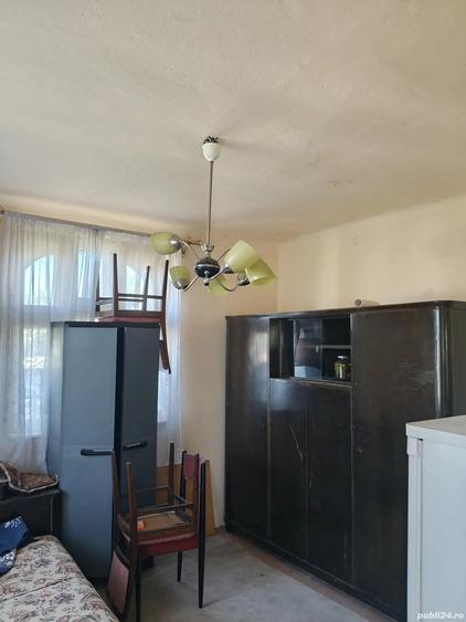 Casă cu 3 camere cu Teren 4000 Mp în Comișani