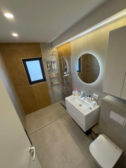 Apartament cu 2 camere semidecomandat în Florești