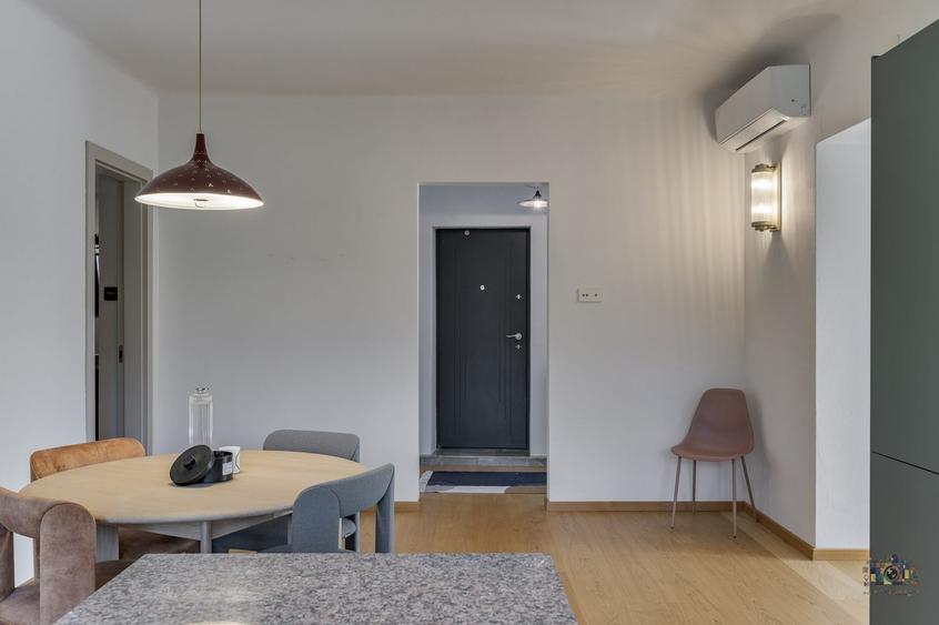 Apartament cu 4 camere semidecomandat, mobilat în Dorobanți