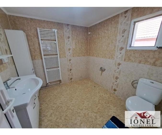 Casă individuală cu 4 camere cu Garaj în Vințu de Jos