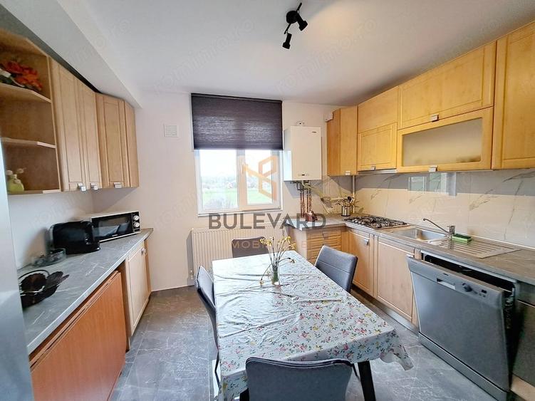 Apartament cu 3 camere semidecomandat în Apahida