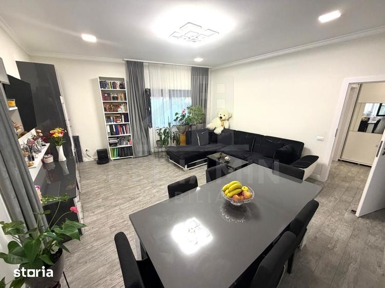 Apartament cu 3 camere decomandat în Craiovița Nouă