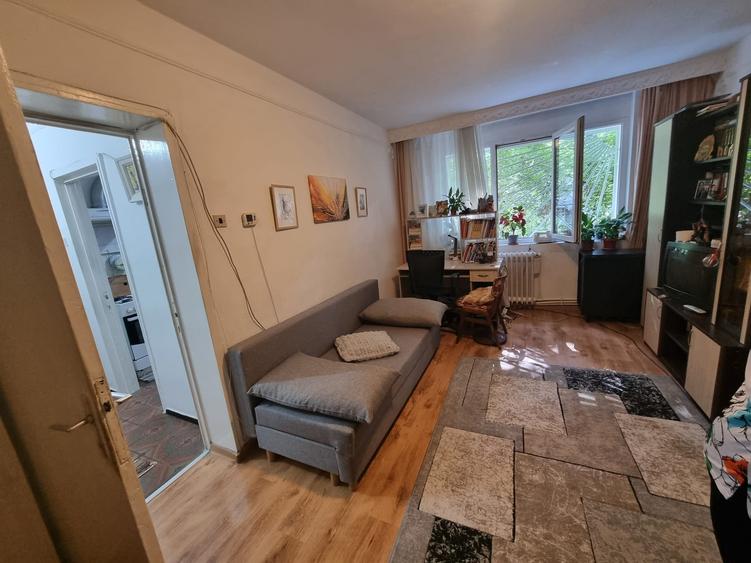 Apartament cu 2 camere semidecomandat în Tătărași