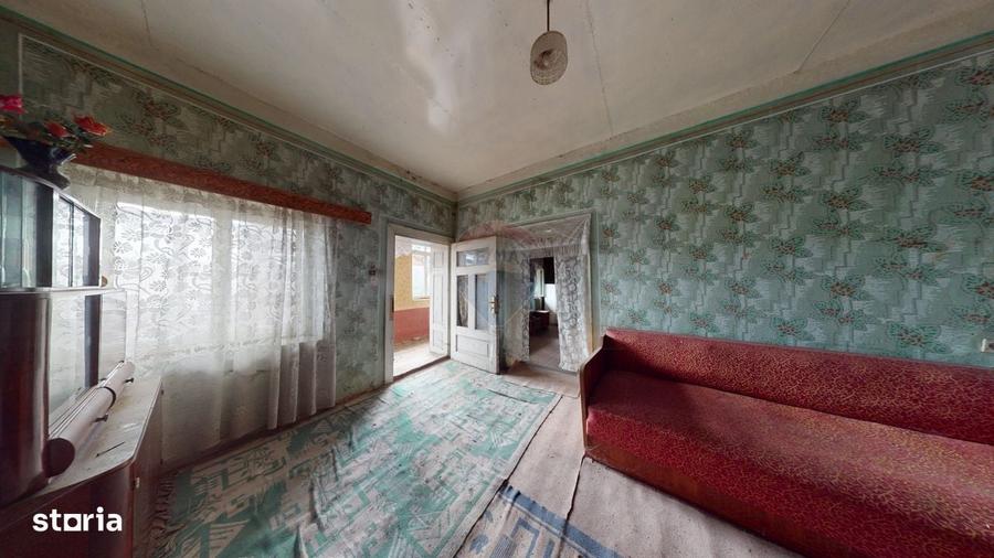 Casă cu 4 camere în Lovnic