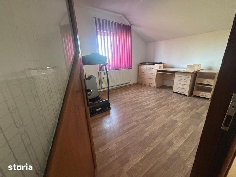 Casă cu 6 camere cu Teren 600 Mp în Tomești