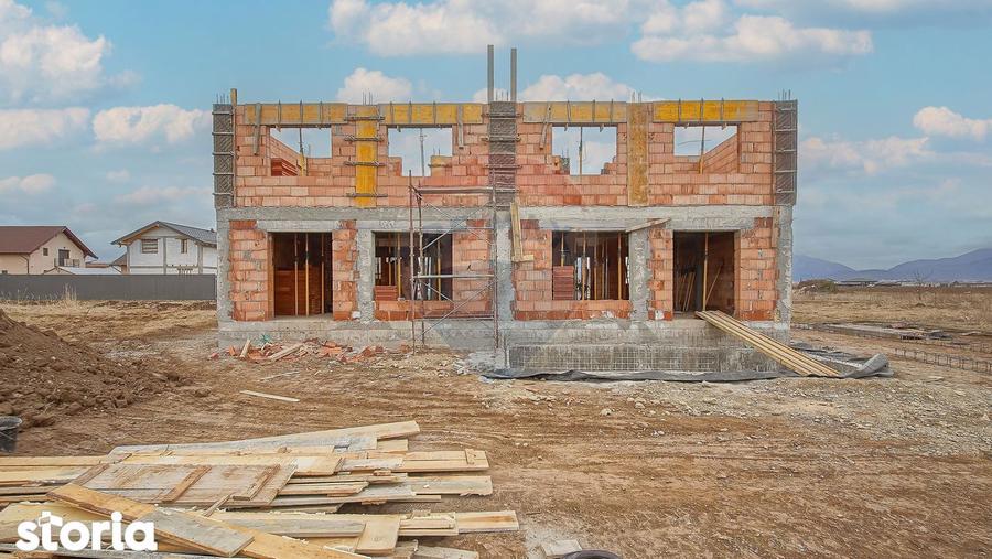 Casă cu 4 camere cu Teren 300 Mp în Central