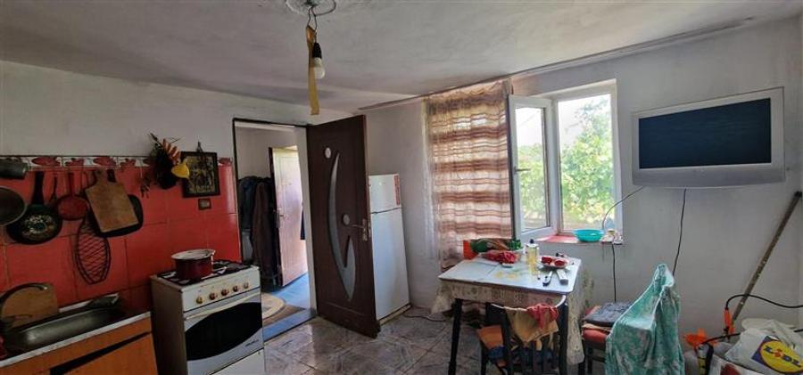 Casă individuală cu 6 camere cu Canalizare în Brebu